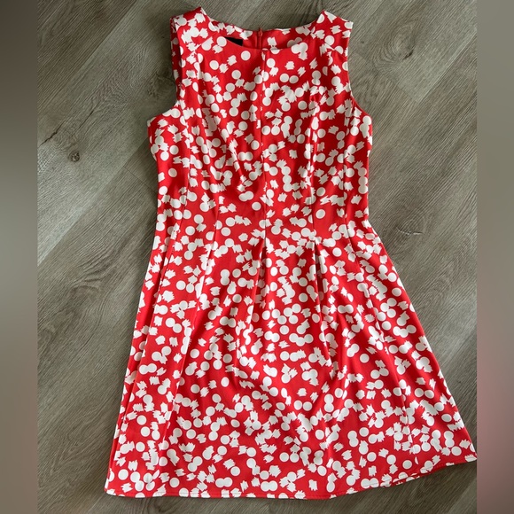 AGB Coral and White Pleated Sleeveless Midi Dress - Picture 1 of 2